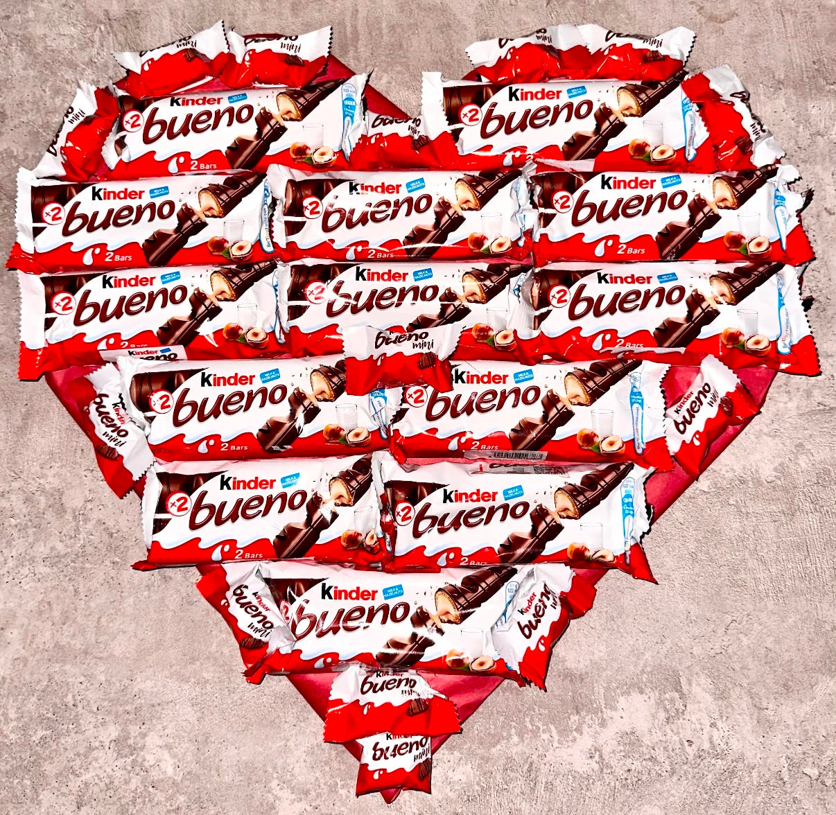 EXTRA LARGE Heart Chocolate Platter Kinder Bueno Bouquet Gift Sweet Birthday Valentine’s  Mother’s Father’s Day  Halloween Christmas Hamper
